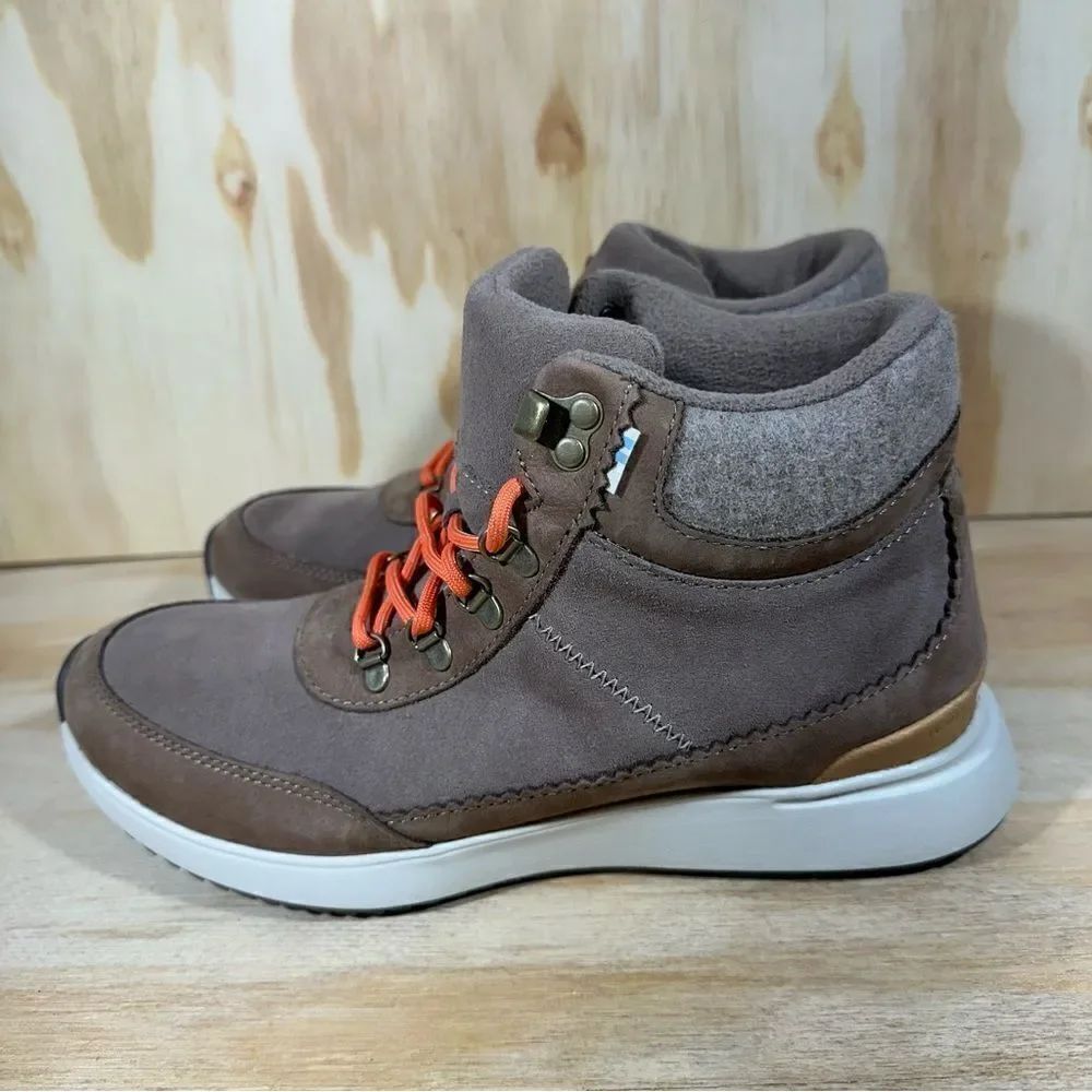 Toms Cascada Sneaker Boots Women’s Size 9.5 New with Tags